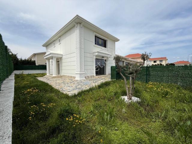 Kırklareli Bulvar Emlak'tan Satılık Bahçeli Müstakil Villa