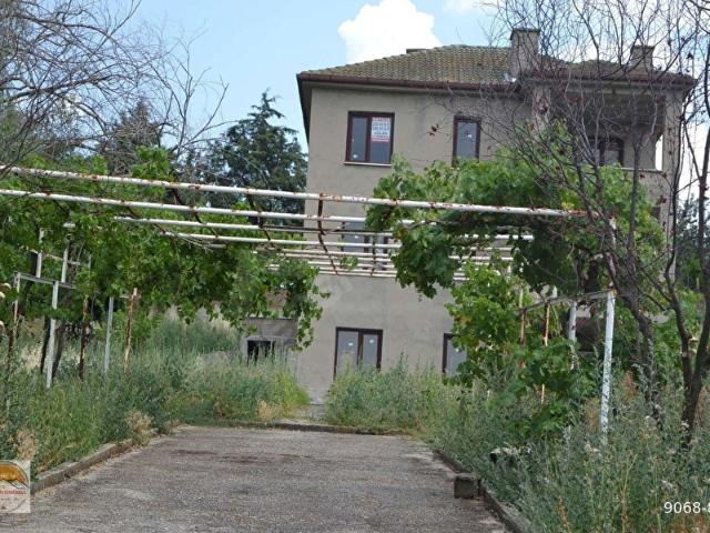 Kırklareli Babaeski Pancar Köyde Satılık Arsa İçinde Üç Katlı Villa