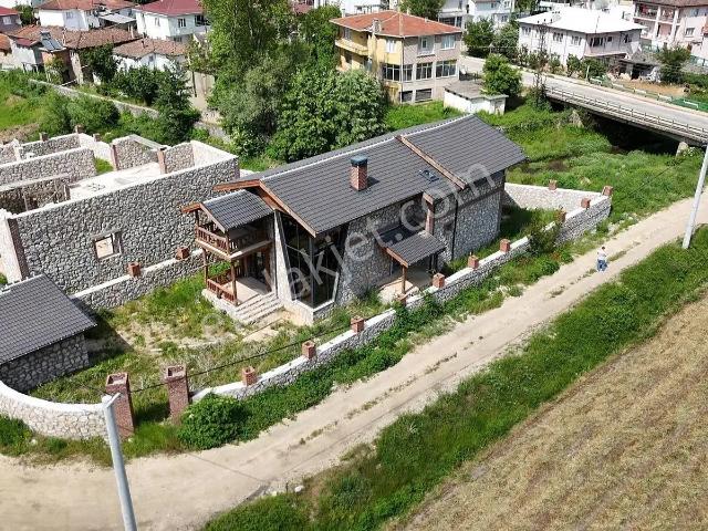Kırklareli Dereköy 3+1 Doğa Manzaralı 265 M2 Lüks Taş Villa