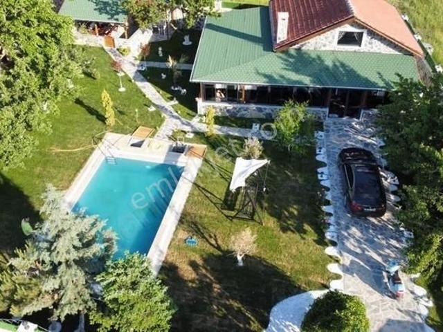 Kırklareli Karahıdır'da Fırsat Satılık 2+1 Havuzlu Villa
