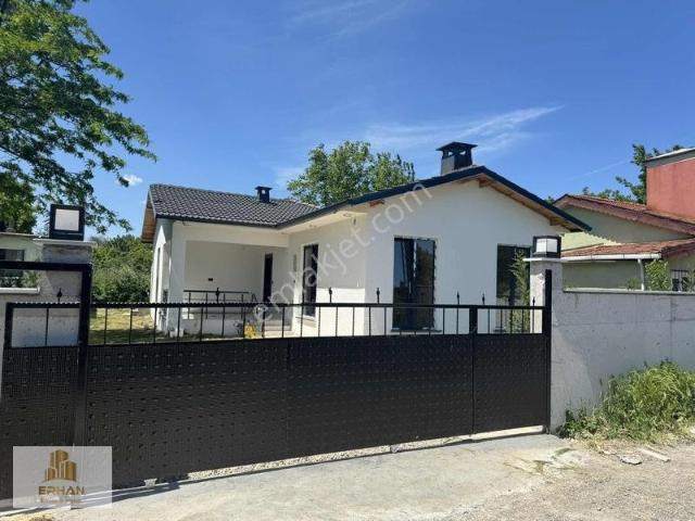 Kırklareli Vize Gazi Mahallesi Satılık Tek Katlı Villa