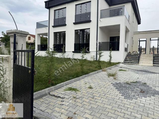 Kırklareli Vize Gazi Mahallesinde Satılık Villa