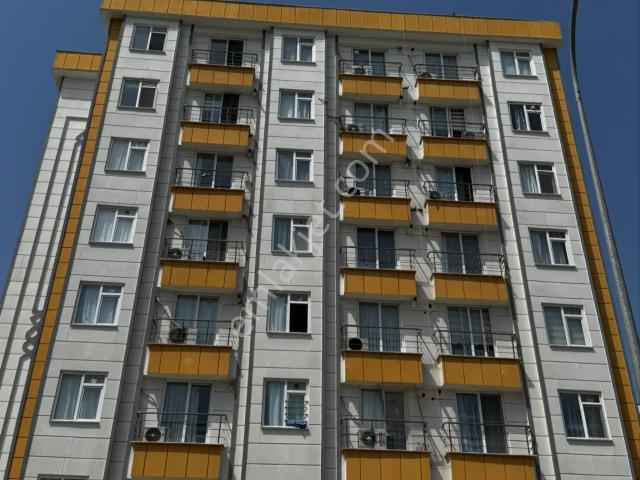 Kırmızı Gayrimenkulden 1+1 Eşyalı