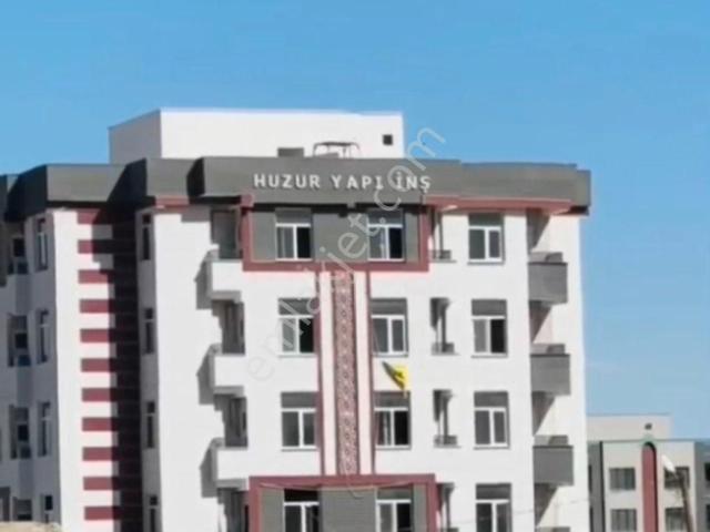 Kırmızı Gayrimenkulden 1+1 Sıfır