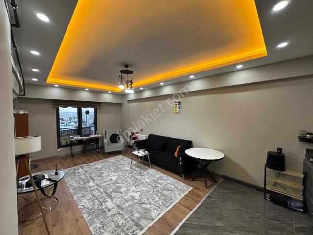 Kırmızı Gayrimenkulden Kiralık 1+1 Lüx Daire