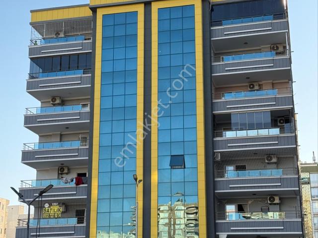 Kırmızı Gayrimenkulden Satılık 4+1 Park Cepheli Lüx Daire