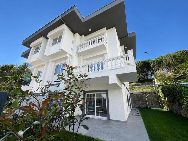 Kısa Süreli! Çengelköy Yakın Konumda Masrafsız Tripleks Villa
