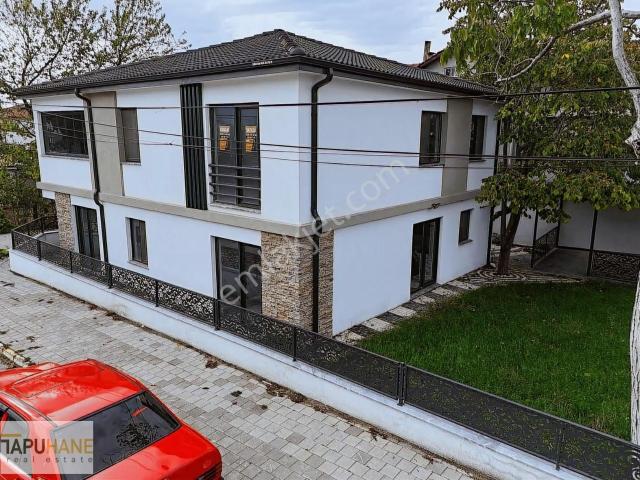 Kısa Süreliğine Müthiş Konumda Müstakil Bahçeli K.garajlı