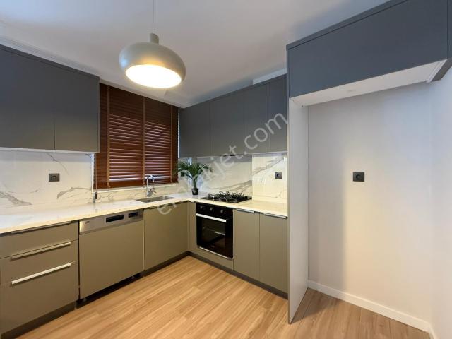 Kıyıboyu Blv Üzeri Site/oturuma Hazır/2+1/ç.banyo/iskan/lüks Ev