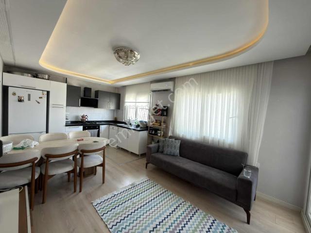 Kıyıboyu Bulvar Üzeri Az Katlı 3+1 Geniş Satılık Daire