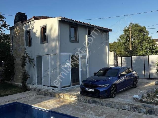 Kıyıkışlacık Gürçamlar'da Havuzlu Müstakil Villa