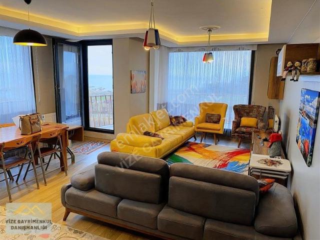 Kıyıköy'de Deniz Manzaralı, Eşyalı 2+1 Kiralık Daire