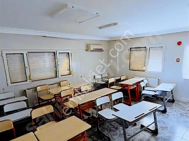 K.yaka Çarşı Yakını Kurumsal Kiracılı 3+1 Dubleks Daire M 48