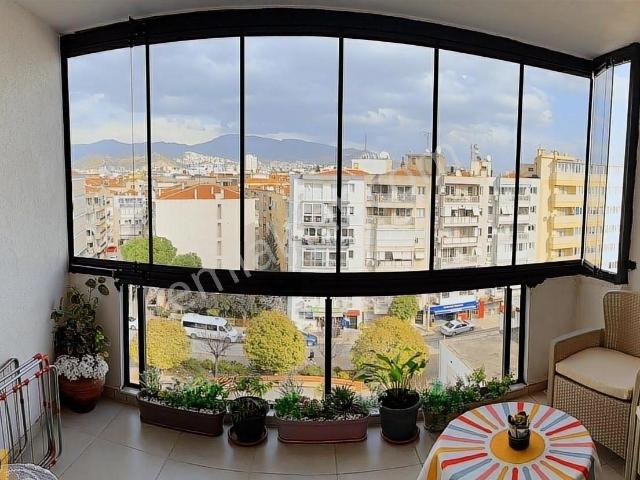K.yaka Bostanlı Nergiz İzban Karşısı Satılık 3+1 Tadilatlı Daire