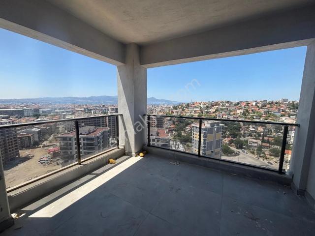 K.yaka Roge Tower'da Harika Deniz Manzaralı Kiralık 3+1 Daire