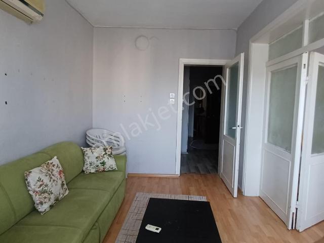 Kızılay Mahallesi Buz Pisti Karşısı Eşyalı Kiralık 2+1 Daire