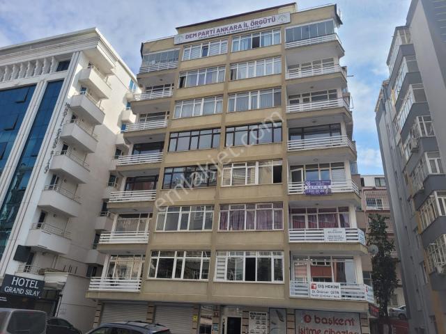 Kızılay Meşrutiyet Caddesinde Satılık 3,5 + 1 Ön Cephe Daire