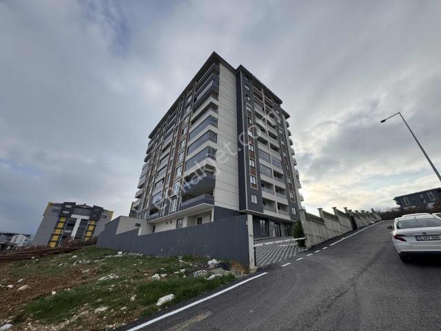 Kızılcıklı Ormana Cepheli Geniş Ve Ferah 3+1 Satılık Daire