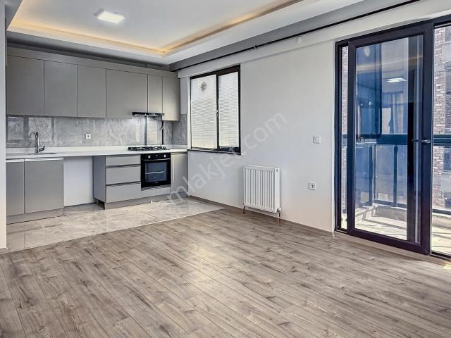 Kızılcaşar Yüksek Tavanlı Site İçinde Satılık 2+1 Daire