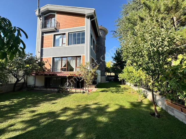 Kızılcaşarda/park Cephe/geniş Bahçe/bulvara Avm'ye Yakın Villa