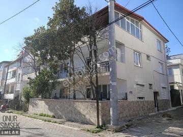 Kızılkeçili'de Eşyalı Ara Kat 3+1 Daire