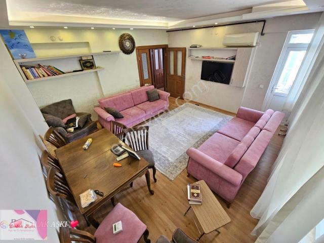 Kızıltoprak Doğalgazlı Asansörlü Kiralık
