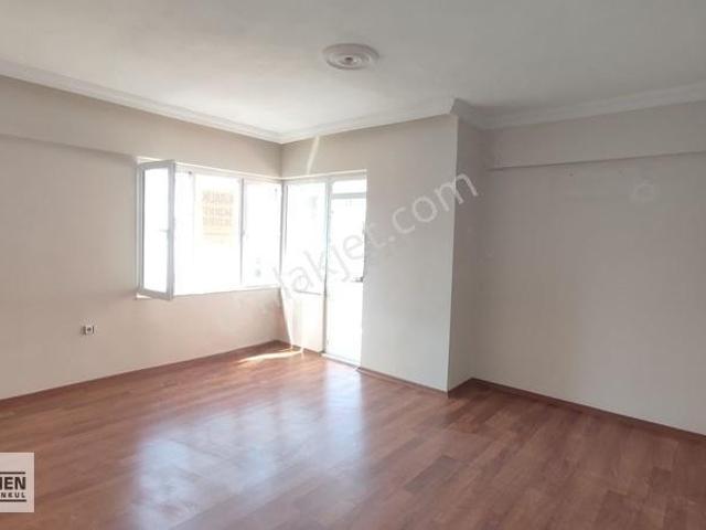 Kızıltoprakta Merkezi Konumda, Bakımlı 3+1 Kiralık Daire