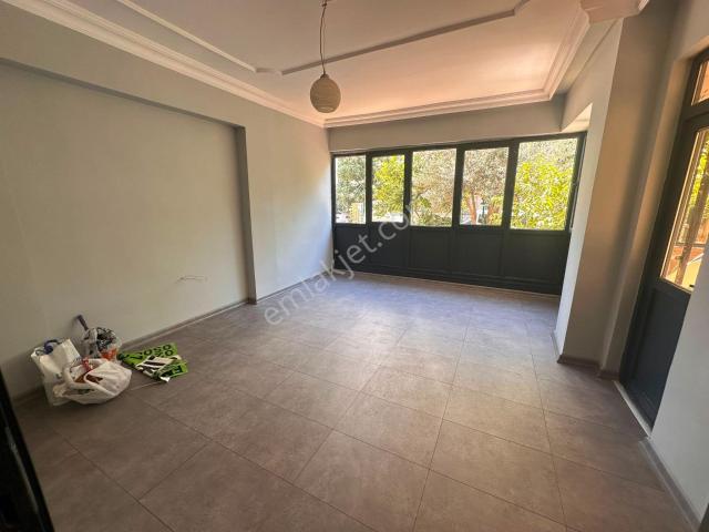 Kızıltoprakta İçi Yenilenmiş Ayrı Mutfaklı 1+1 Kiralık Daire