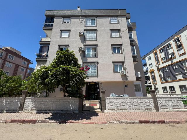 Kızıltoprak'ta Tahtakale Yakını Çift Balkonlu Geniş 2+1 Kiralık