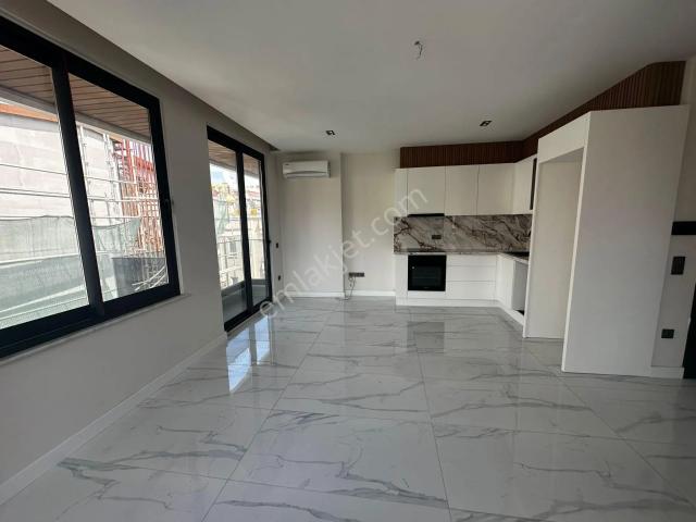 Kızlarpınarı Mahallesi Mıss Kleopatra Rezidans'ta Denize 20 Metre 2+1 Dubleks Boş Kiralık Daire