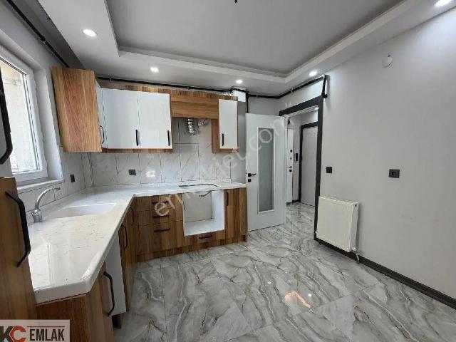 Kc Emlak'dan 29 Ekim Mahallesi Kıbrıs Caddesinde 3+1 Kiralık Daire