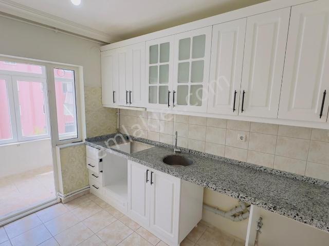 Kc Emlaktan Merkezi Konumda Ara Katta Kiralık 2+1 Daire