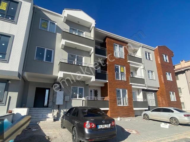 Kc Gayrimenkul'den Plevne Mahallesinde Eşyalı Kiralık 1+1 Daire