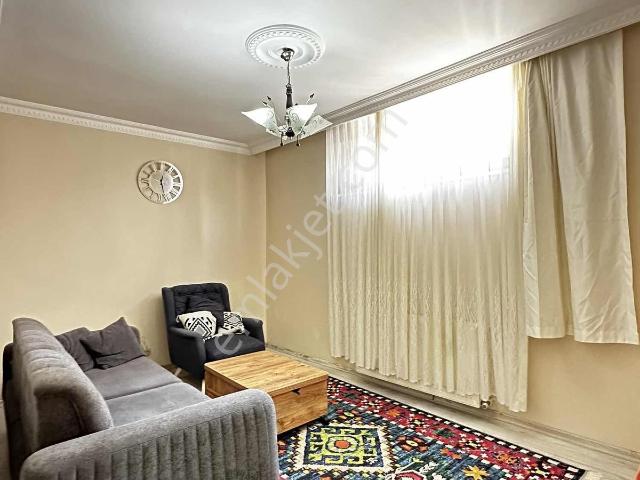 Kağıthane Yahya Kemal Mahallesi Merkezi Konumda Eşyalı Daire