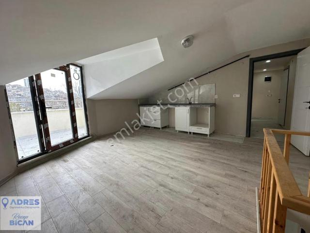 Kağıthane Çeliktepe Mh Satılık 3+1 Otoparklı Dubleks Daire