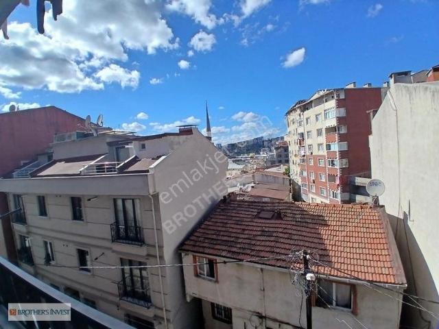 Kağıthane Harmantepe Mahallesinde Kiralık 1+1 Geniş, Temiz