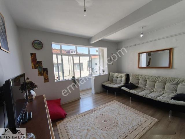 Kâğıthane Harmantepe'de Cadde Üzerinde | 2+1 | Eşyalı Daire