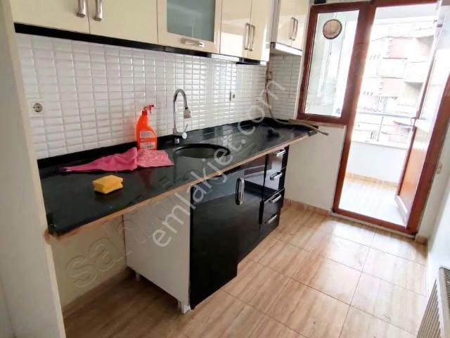Kağıthane Harmantepede Satılık 2+1 Balkonlu Kot 1 Daire
