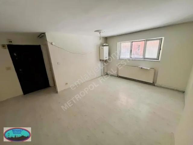 Kağıthane Lale Sitesi'nde Kiralık 2+1 Daire 75m², Otoparklı