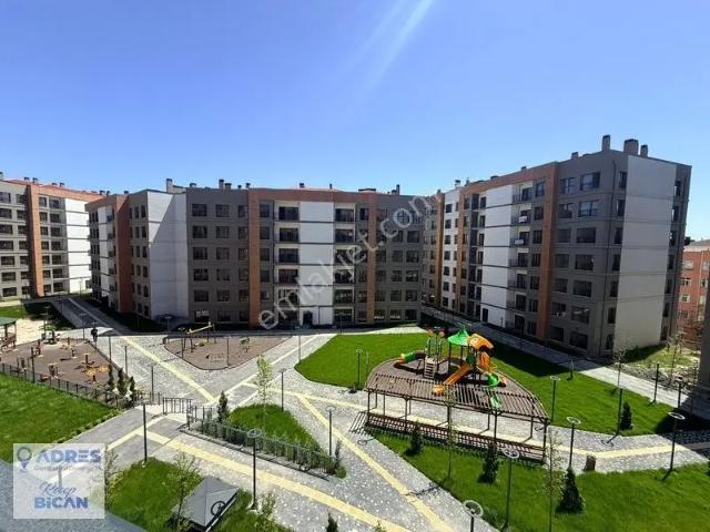 Kağıthane Merkez Mh. Toki Hizmet Sitesi 3+1 Satılık Daire