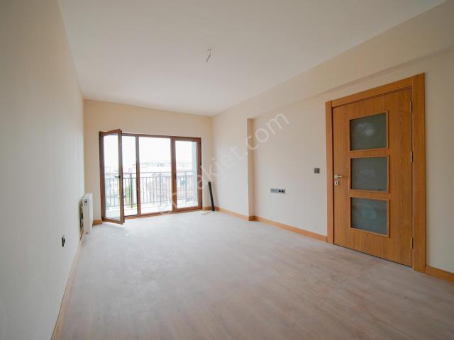 Kağıthane Merkez Satılık 2+1 Toki Hizmet Sitesinde C Blok