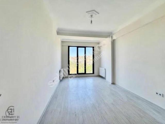 Kağıthane Merkez Ve Adliyeye Komşu Asansörlü Balkonlu 60m² 1+1