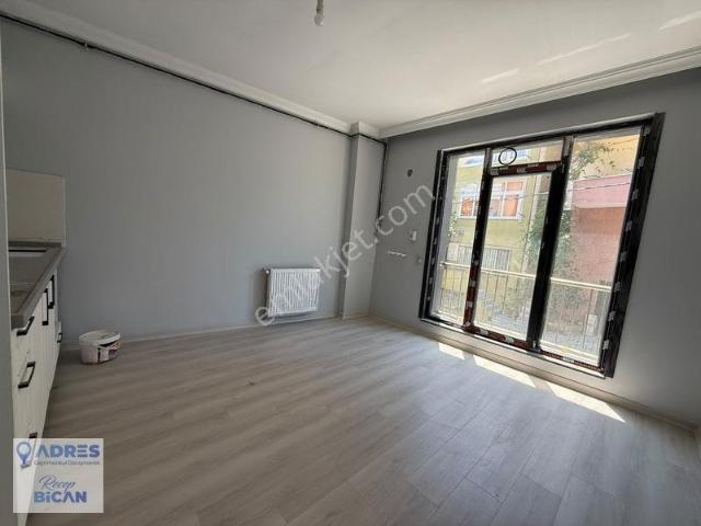 Kağıthane Nurtepe Satılık 1+1 Sıfır Daire Balkonlu Metro Yakını
