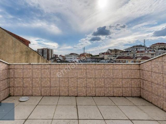 Kağıthane Nurtepe'de Teraslı Açık Manzaralı Dubleks Daire