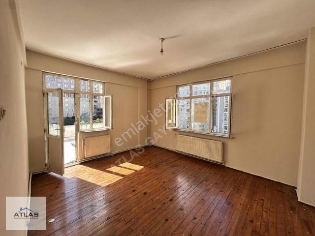 Kağıthane Ortabayır'da Teraslı Kiralık Daire