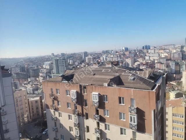 Kağıthane Serakent Sitesinde Kiralık Yüksek Kat 3+1 130 M2 Daire
