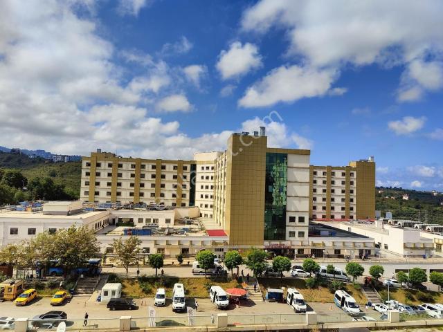Kaşüstü Hastane Karşısı Ak Center Sitesi Eşyalı 1+1 Satılık