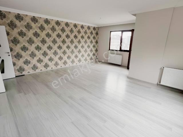 Kaşüstü Site İçerisinde Satılık 3+1 Daire