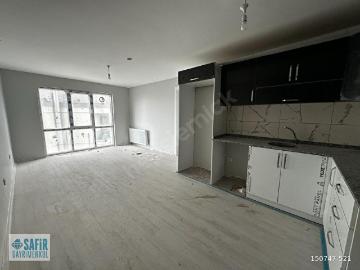 KAĞITHANE SULTAN SELİM MAHALLESİNDE 2+1 80M2 OTOPARKLI 0 BİNADA