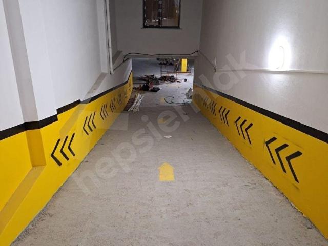 KAĞITHANE'DE OTOPARKLI METRO 5 DK MESAFE ARA KAT 2+1 LÜKS DAİRE